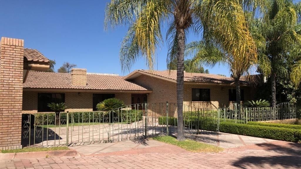 Casa en venta en Las Quintas — foto 1