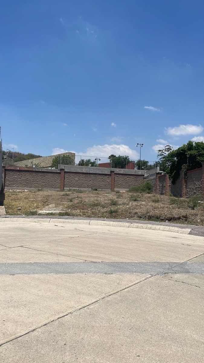 Terreno en venta en Jardines del Campestre — foto 1