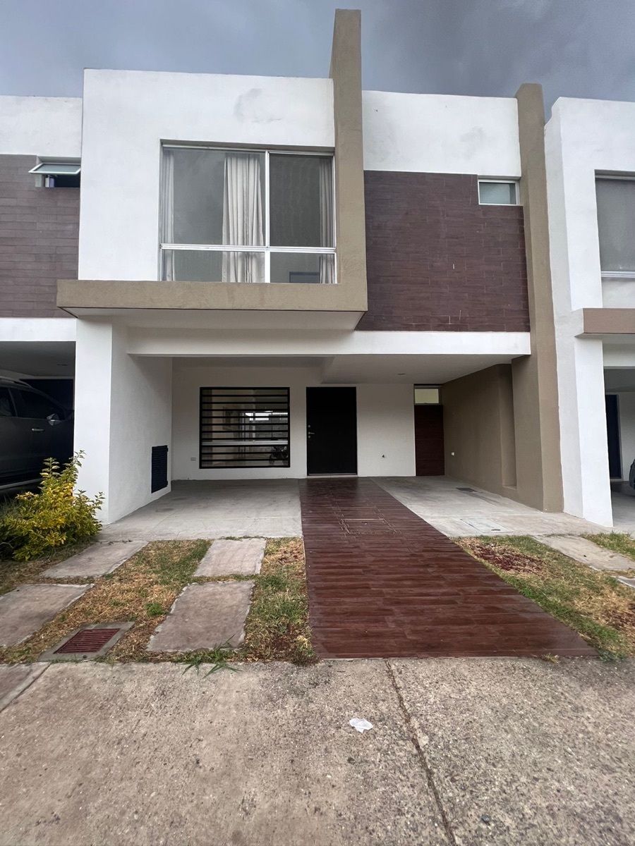 Casa en venta en La Querencia — foto 1