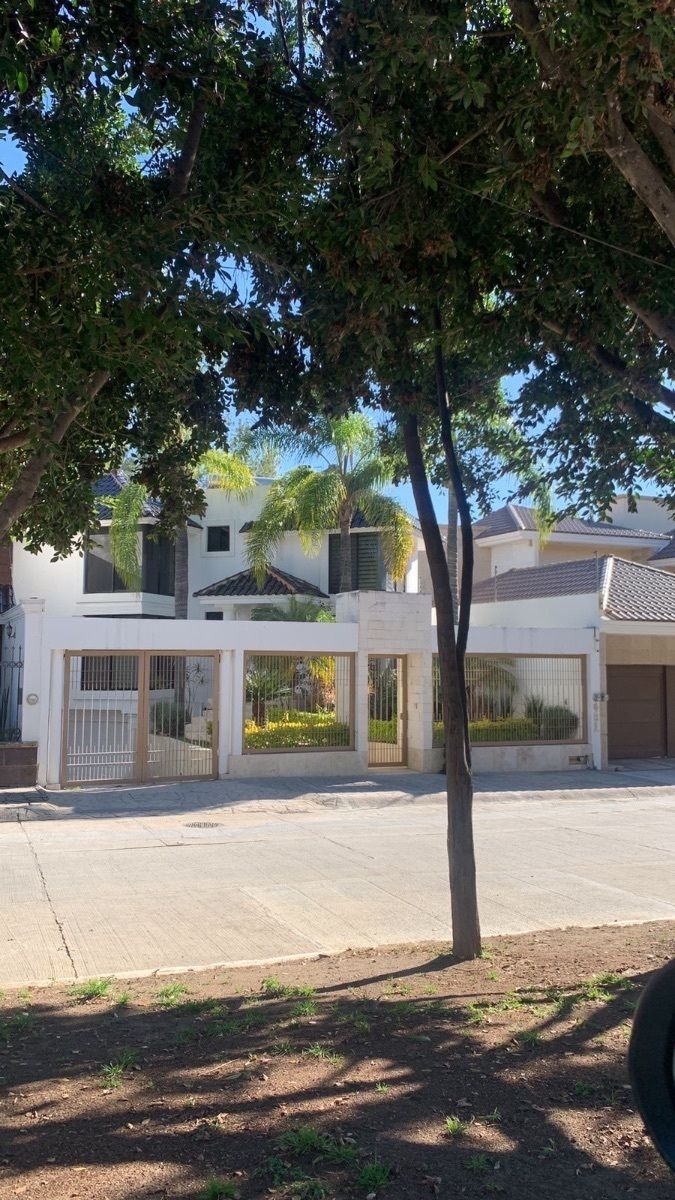 Casa en renta en Jardines del Campestre — foto 1