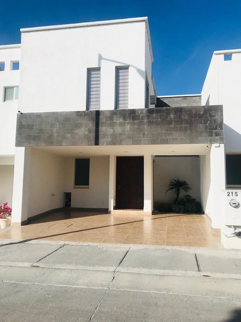 Casa en venta y renta en Cumbres del Campestre — foto 1