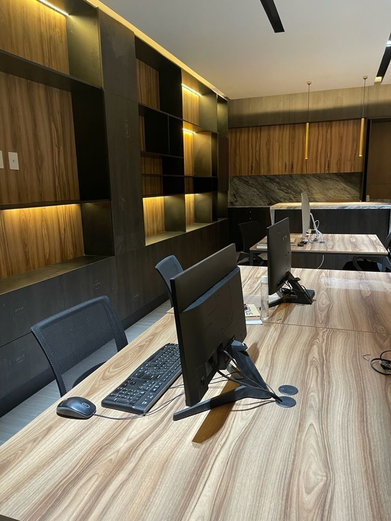 Oficina en venta y renta en Los Paraísos — foto 1