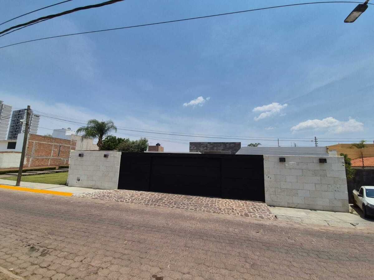 Casa en venta en Balcones del Campestre — foto 1