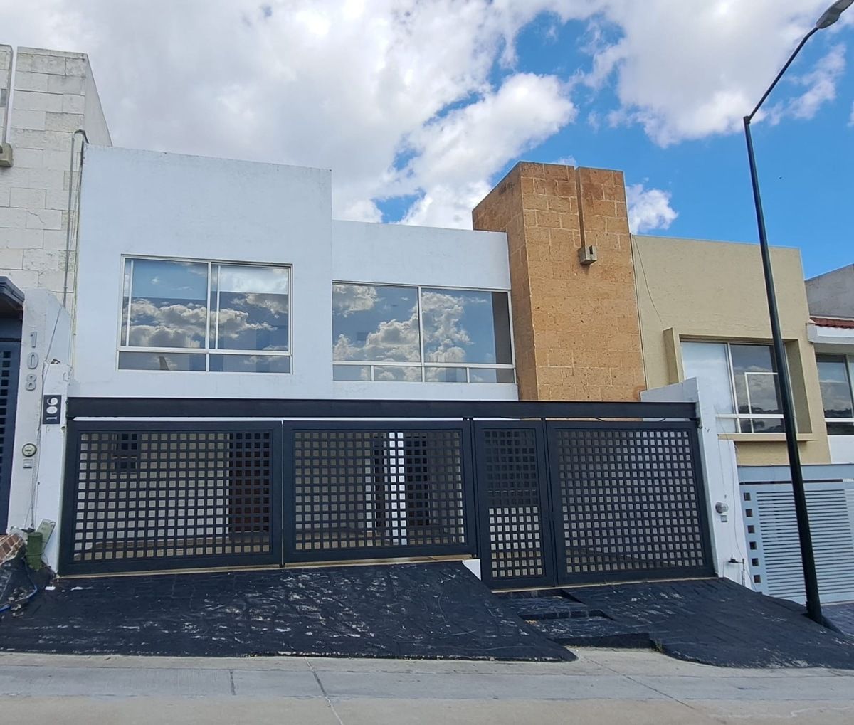 Casa en venta en Jardines del Campestre — foto 1