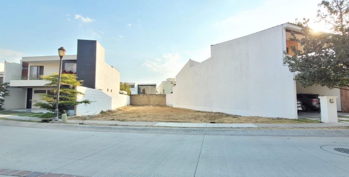 Terreno en venta en El Mayorazgo Residencial — foto 1