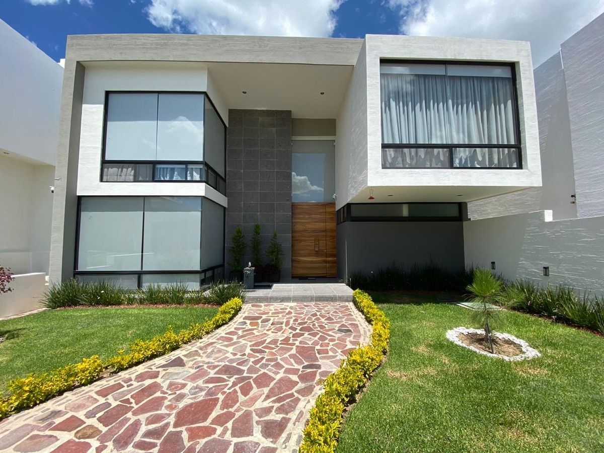 Casa en renta en Country Club Gran Jardín — foto 1