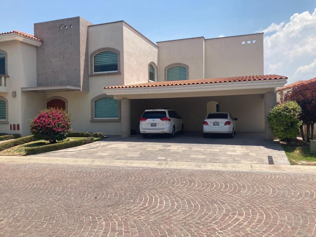 Casa en renta en Las Quintas — foto 1