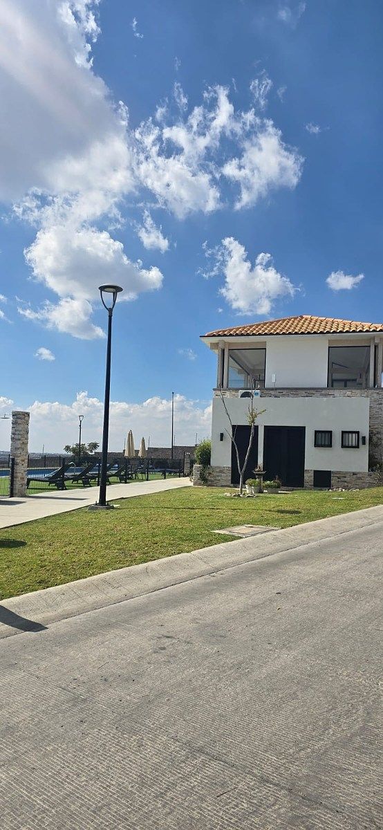 Casa en venta en Lombardía Residencial — foto 1