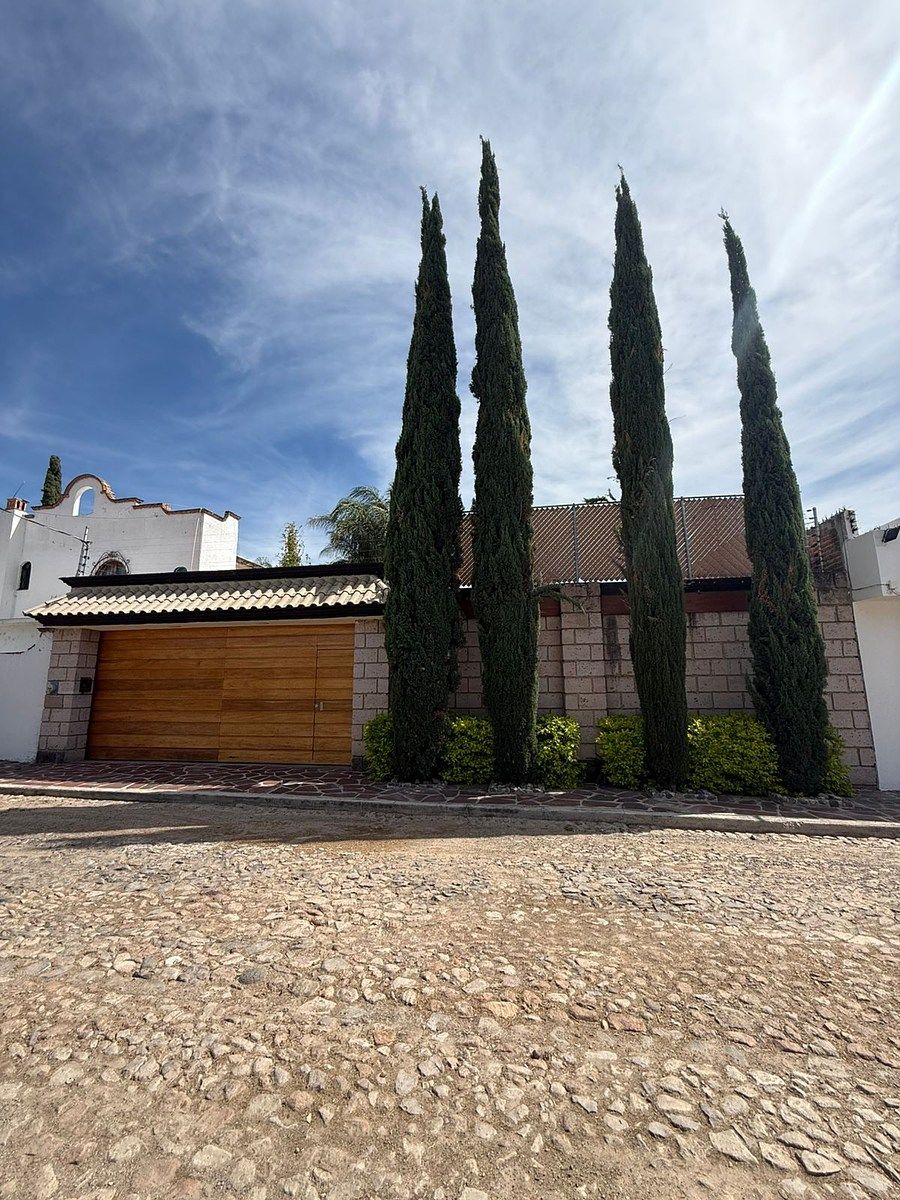 Casa en venta y renta en Lomas de Comanjilla — foto 1