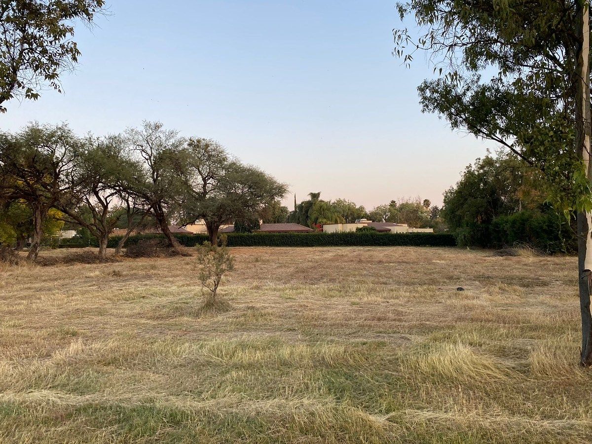 Terreno en venta en La Herradura — foto 1